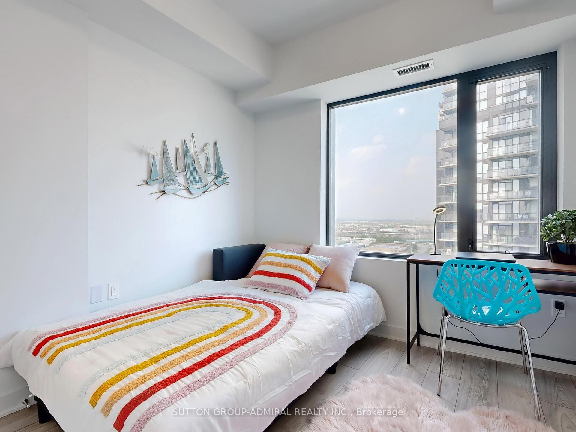 2 Bedrooms Condo at 2920 Hwy 7, Vaughan For sale