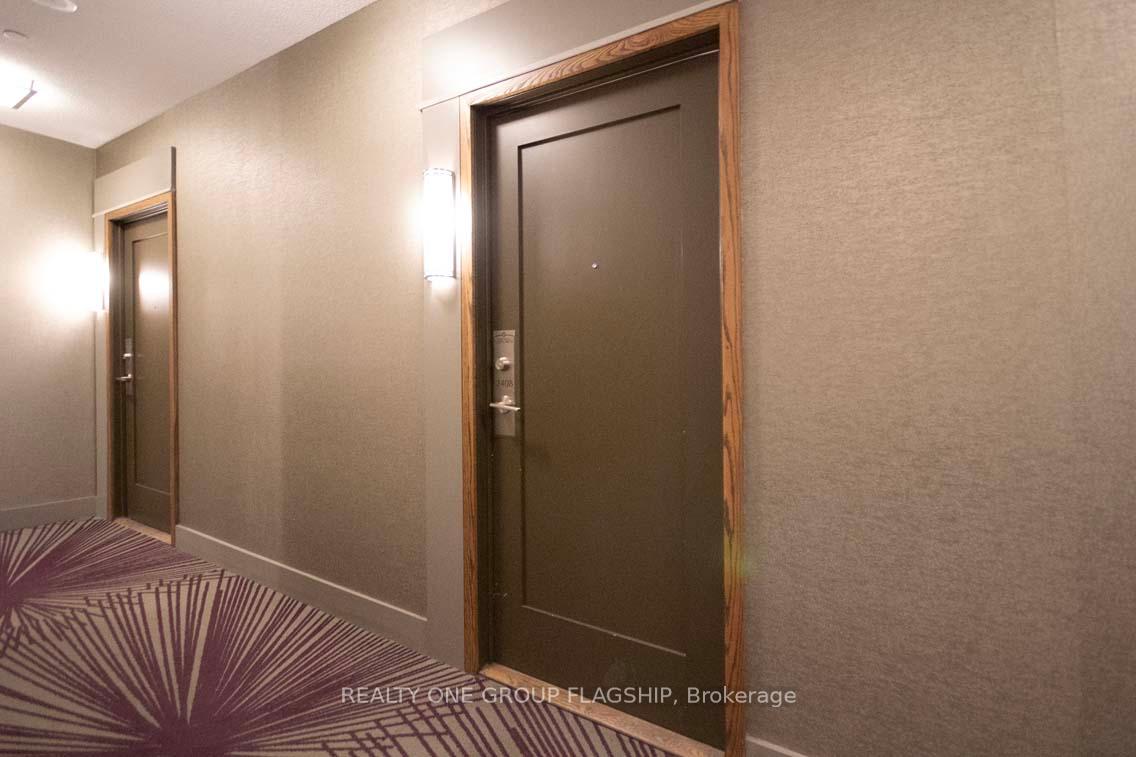 2 Bedrooms Condo at 75 Eglinton,  Mississauga For sale