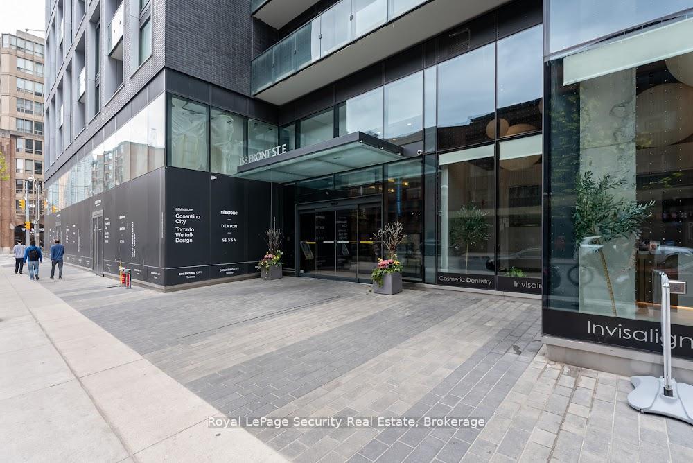 1 Bedroom Condo at 158 Front, Toronto For sale