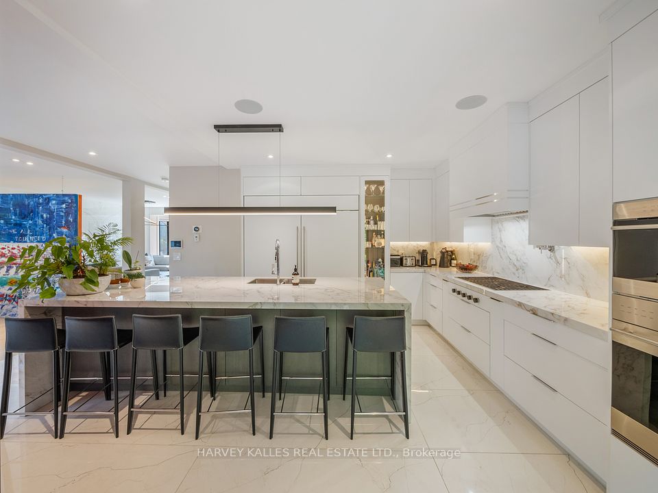 6 Hillholm Road