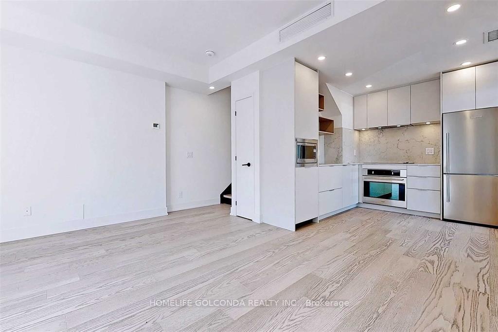 3 Bedrooms Condo at 100 River, Toronto For sale