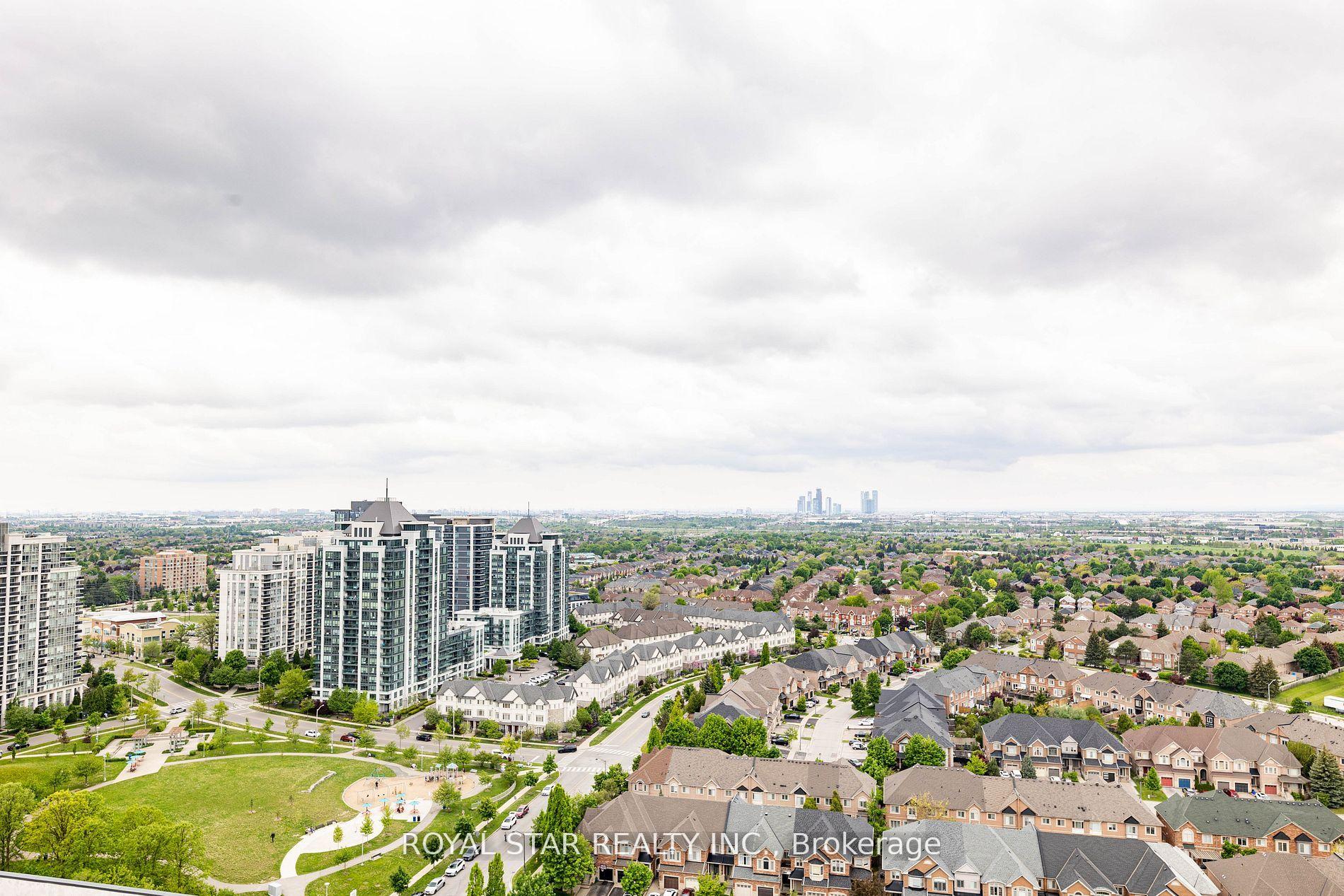 2 Bedrooms Condo at 7950 Bathurst, Vaughan For sale