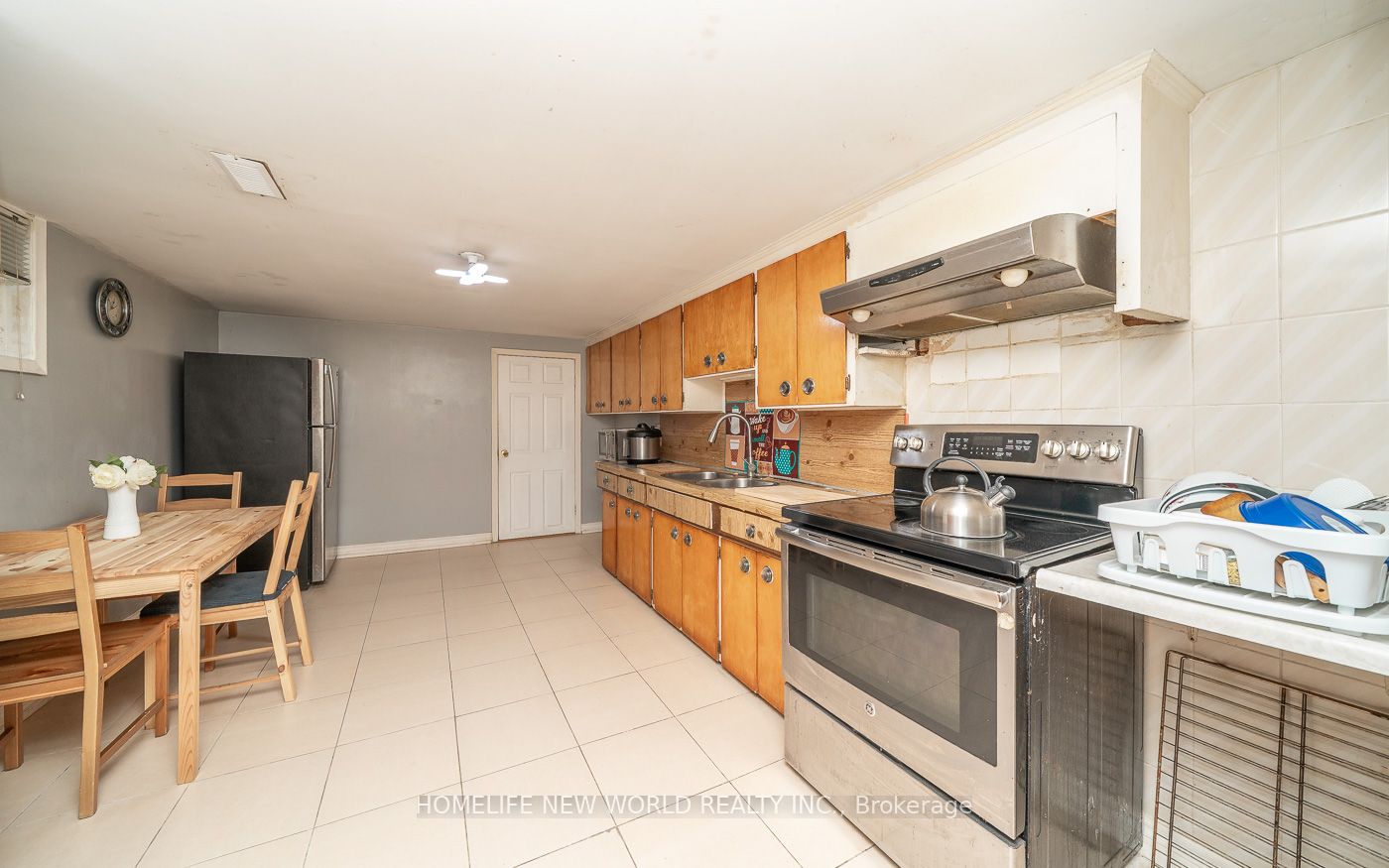 17 Savarin Street