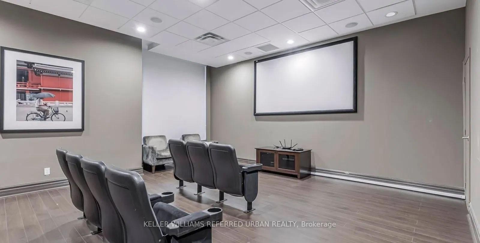 2 Bedrooms Condo at 35 Hollywood, Toronto For sale