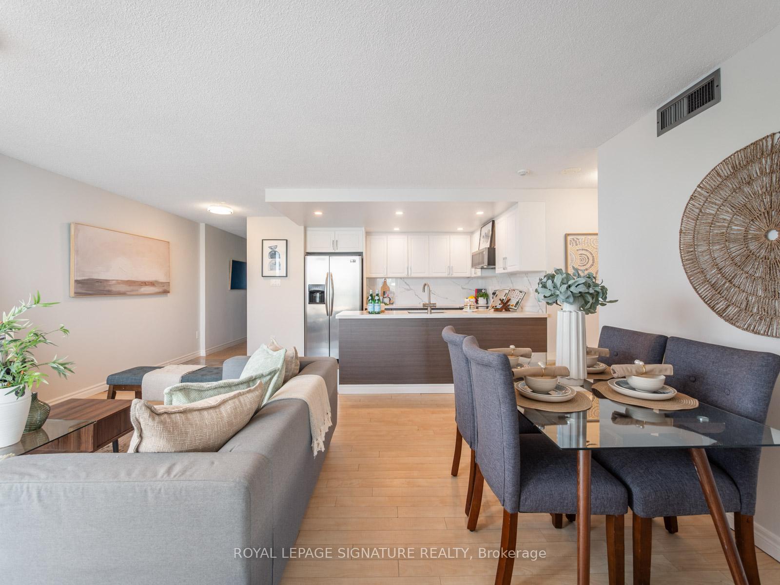 3 Bedrooms Condo at 3050 Ellesmere, Toronto For sale