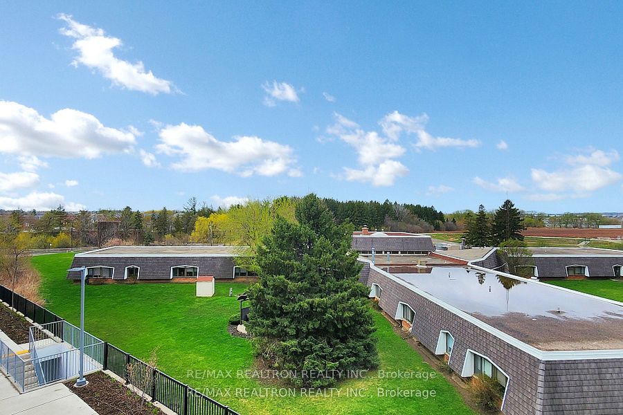 6 Steckley House Lane, #311