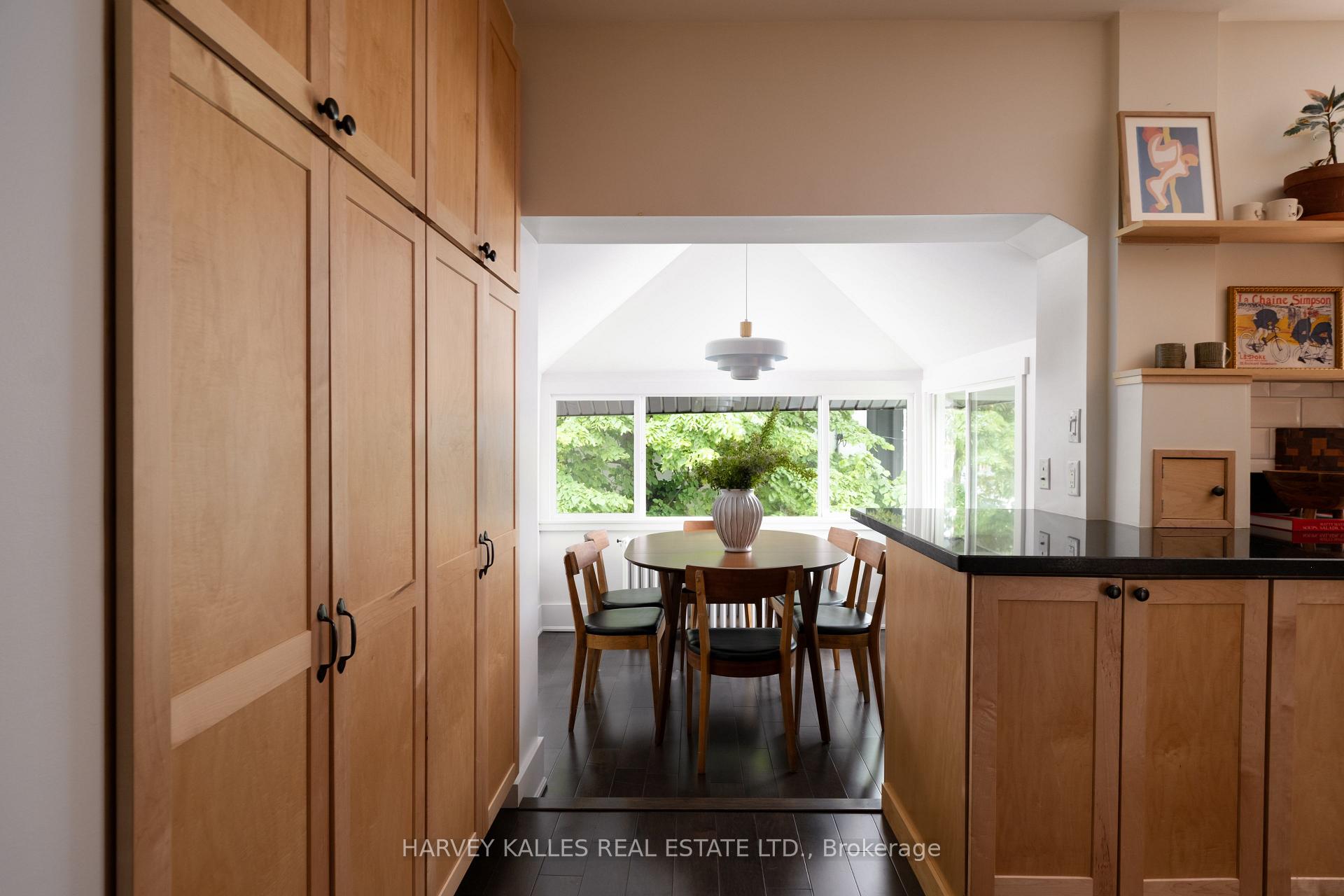 410 Roxton Road