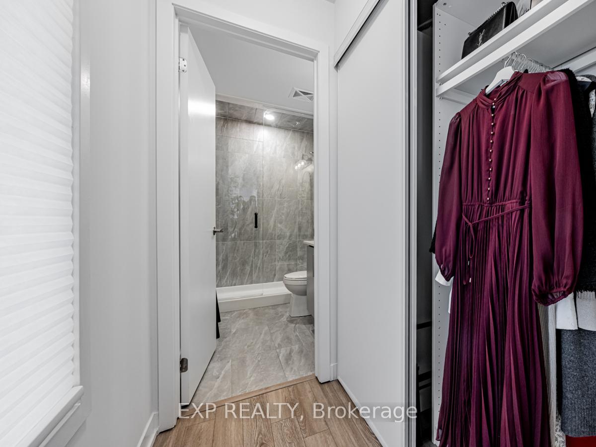 2 Bedrooms Condo at 3409 Ridgeway,  Mississauga For sale