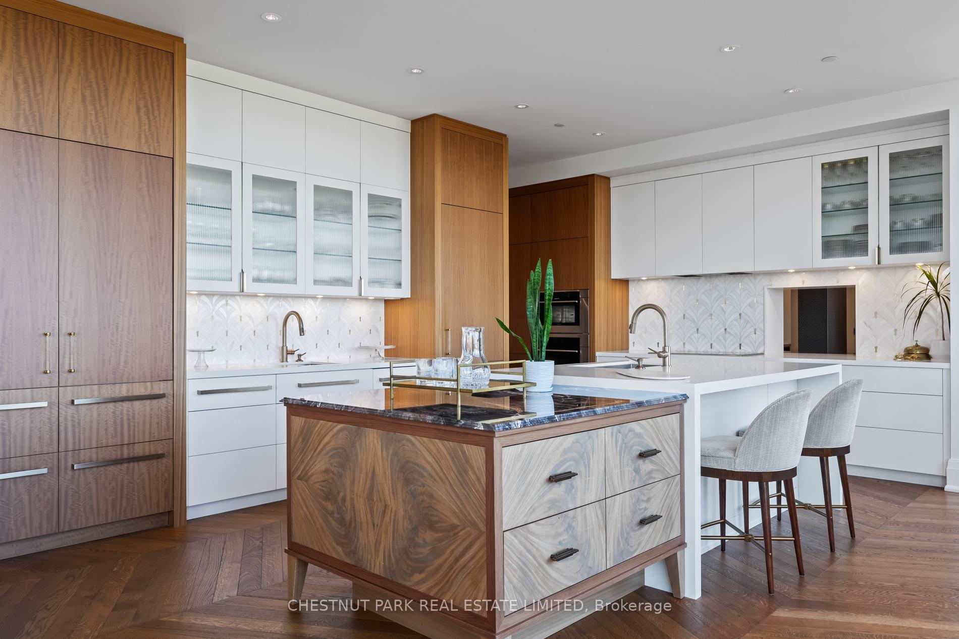 3 Bedrooms Condo at 170 Chiltern Hill, Toronto For sale