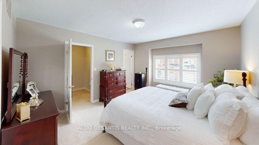 3 Bedrooms Condo at 348 Highland, Hamilton For sale