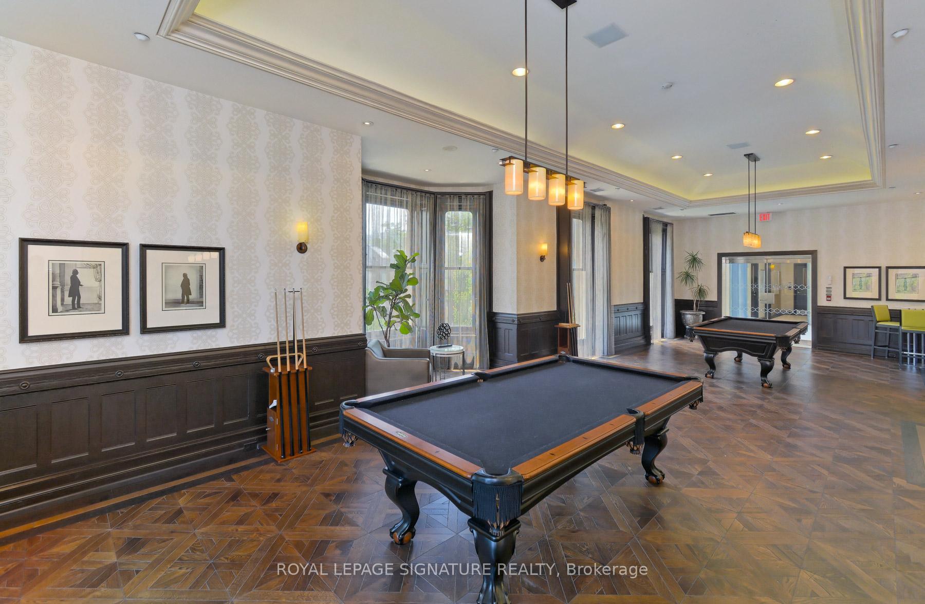 2 Bedrooms Condo at 28 Linden, Toronto For sale