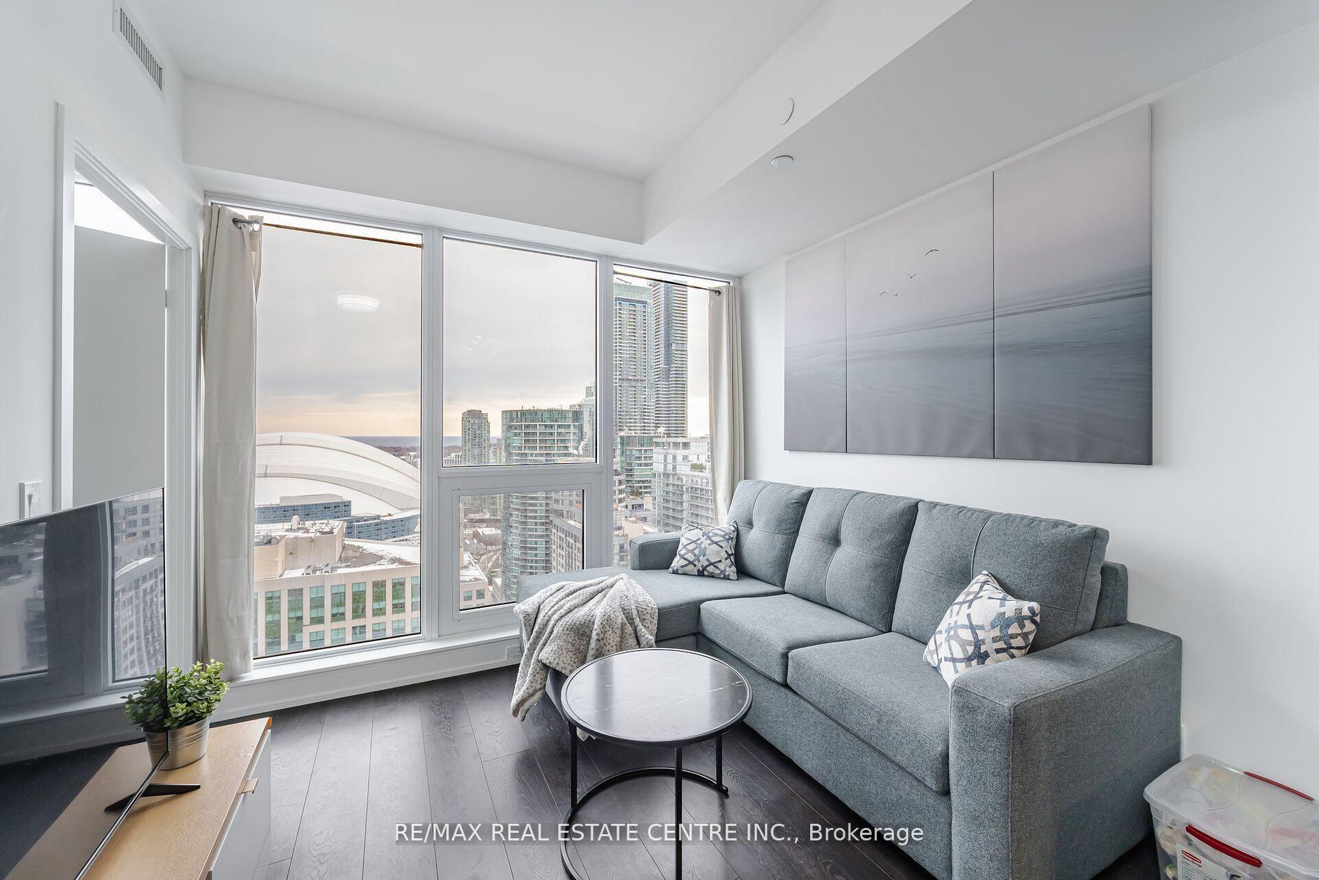 2 Bedrooms Condo at 55 Mercer,  Toronto For sale