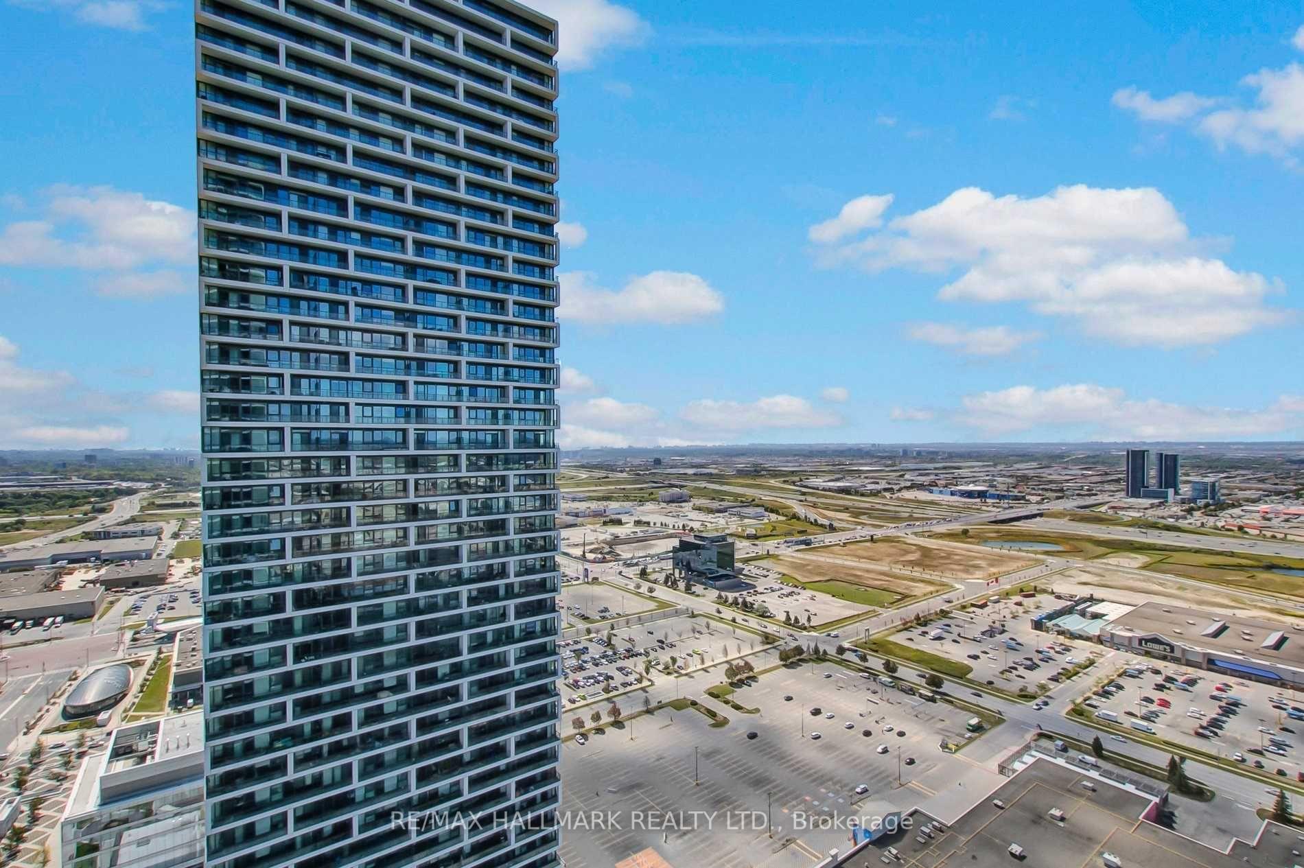 3 Bedrooms Condo at 898 Portage, Vaughan For sale