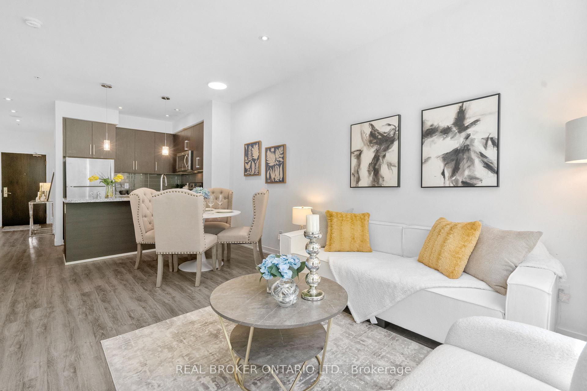 2 Bedrooms Condo at 840 Queen’s Plate, Toronto For sale