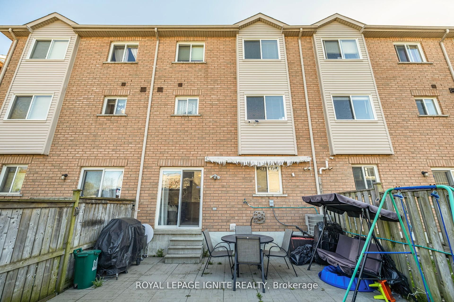 12 Eli Shackleton Court