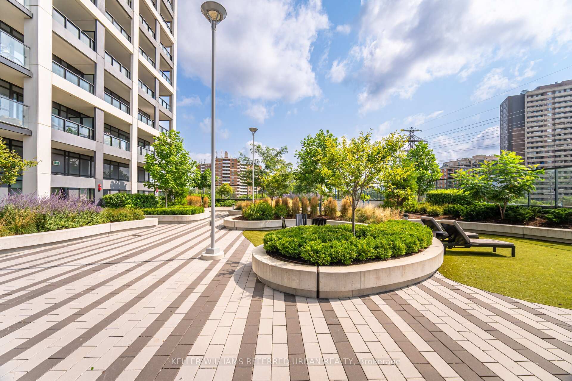 2 Bedrooms Condo at 9 Mabelle, Toronto For sale