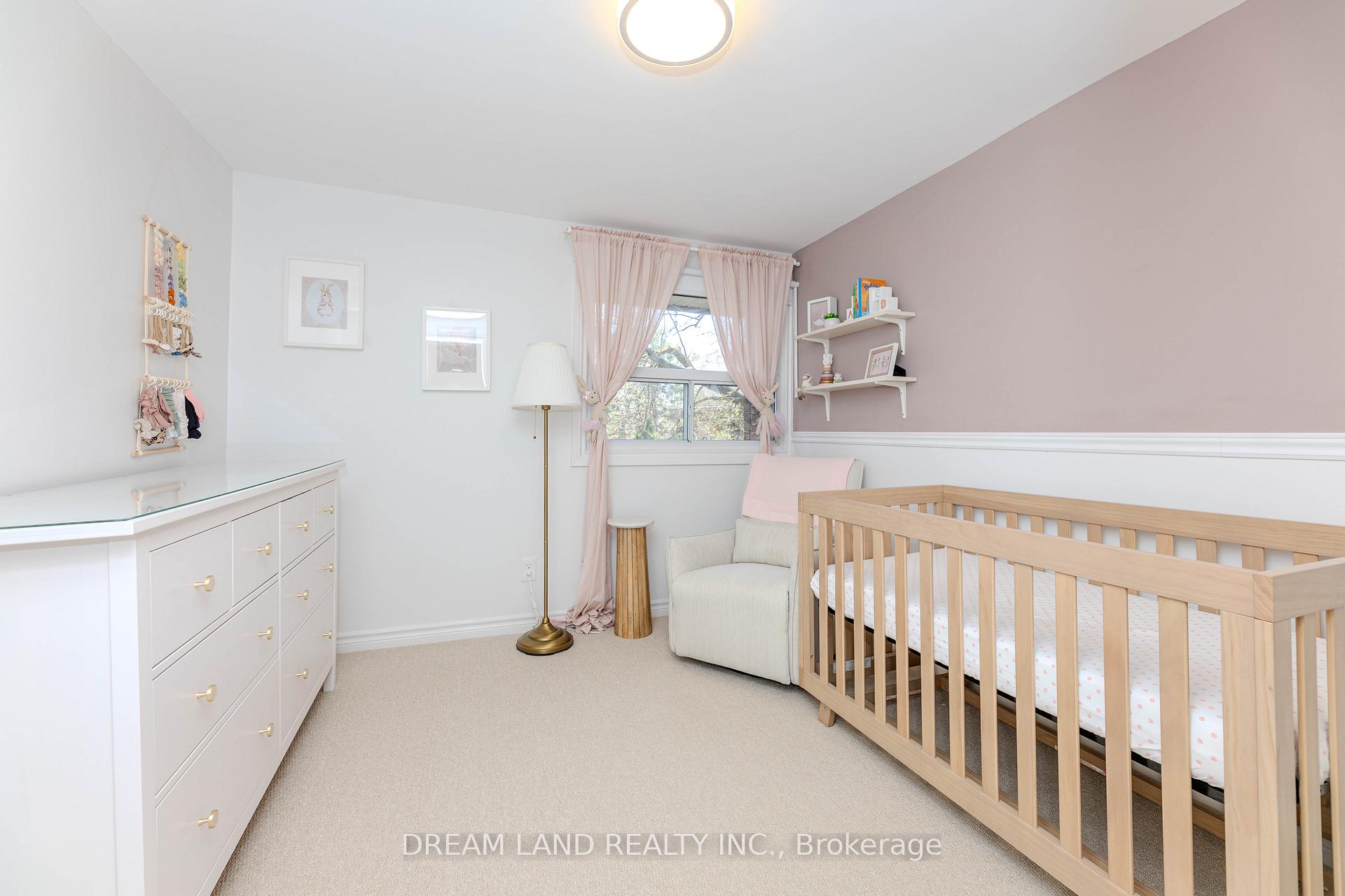 3 Bedrooms Condo at 653 Francis,  Burlington For sale