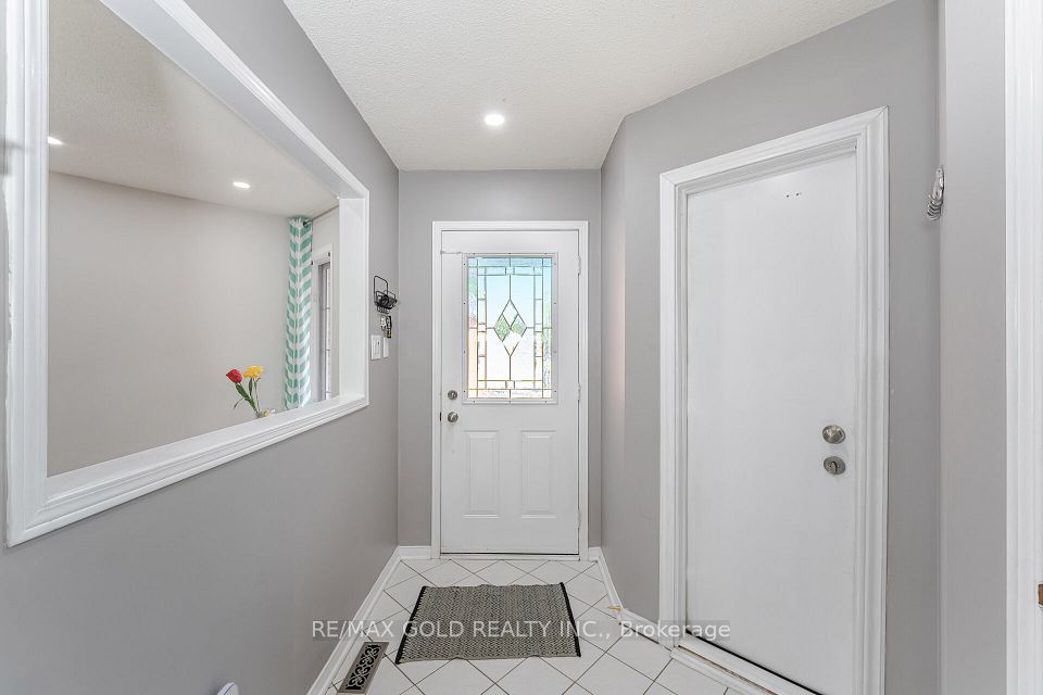 6050 Castlegrove Court, Mississauga, ON L5N 7A7