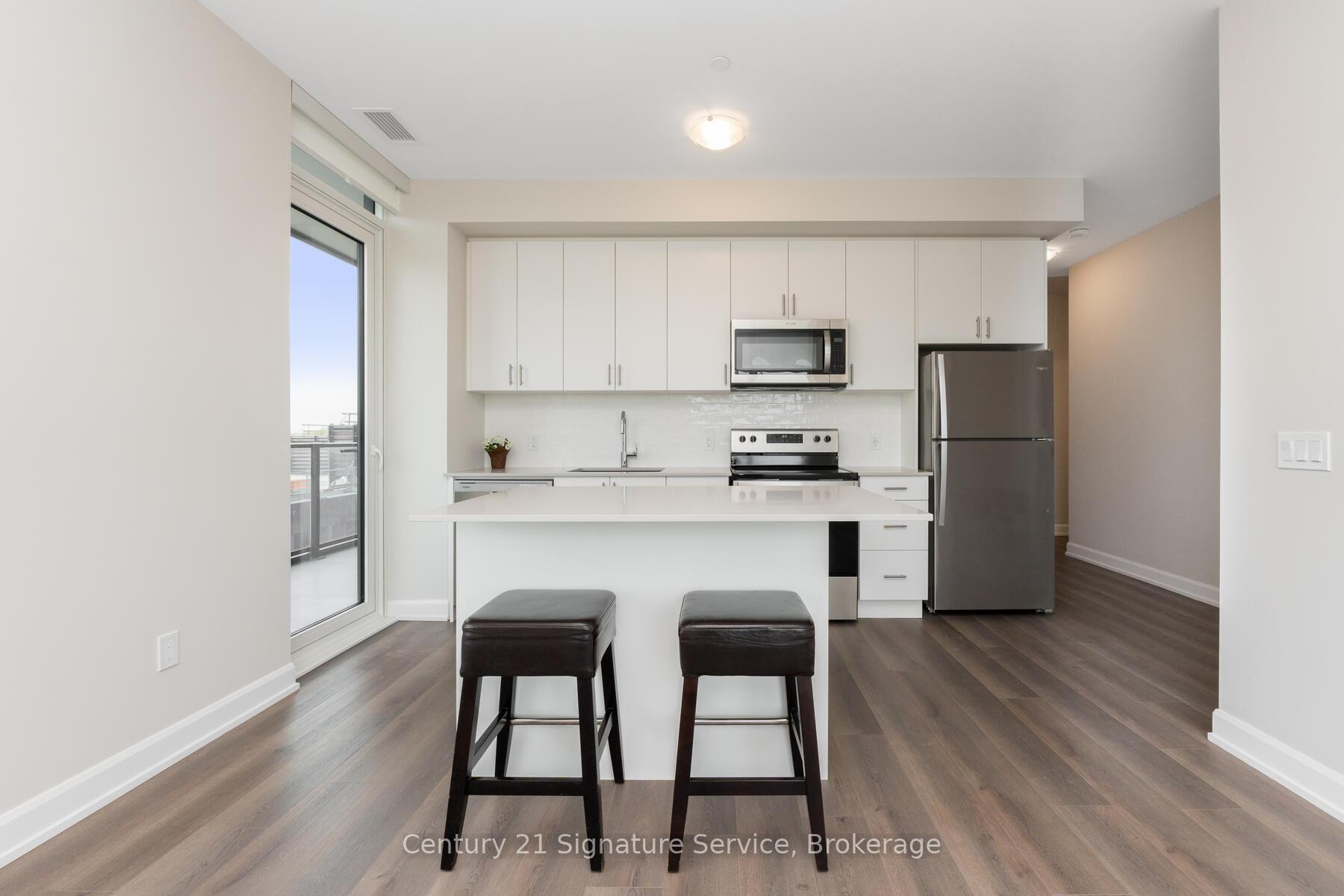 2 Bedrooms Condo at 3220 William Coltson, Oakville For sale
