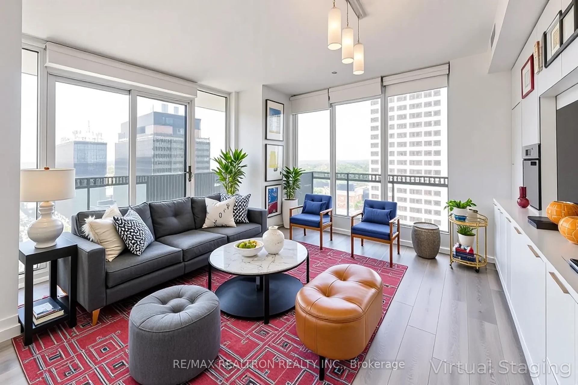 3 Bedrooms Condo at 8 Eglinton, Toronto For sale