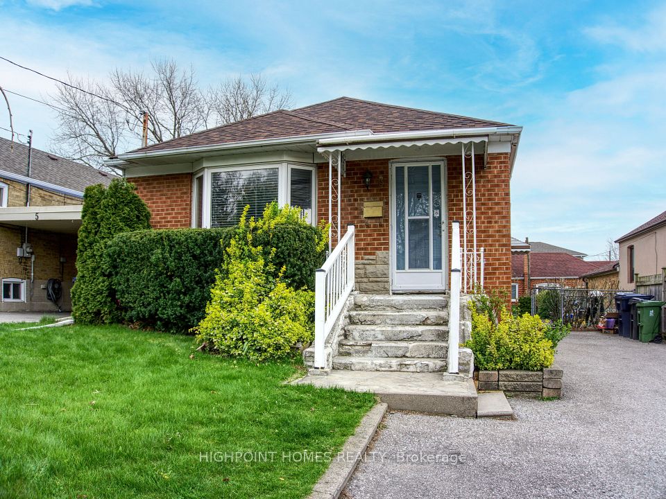 3 Landseer Road, Toronto, ON M1K 3A6
