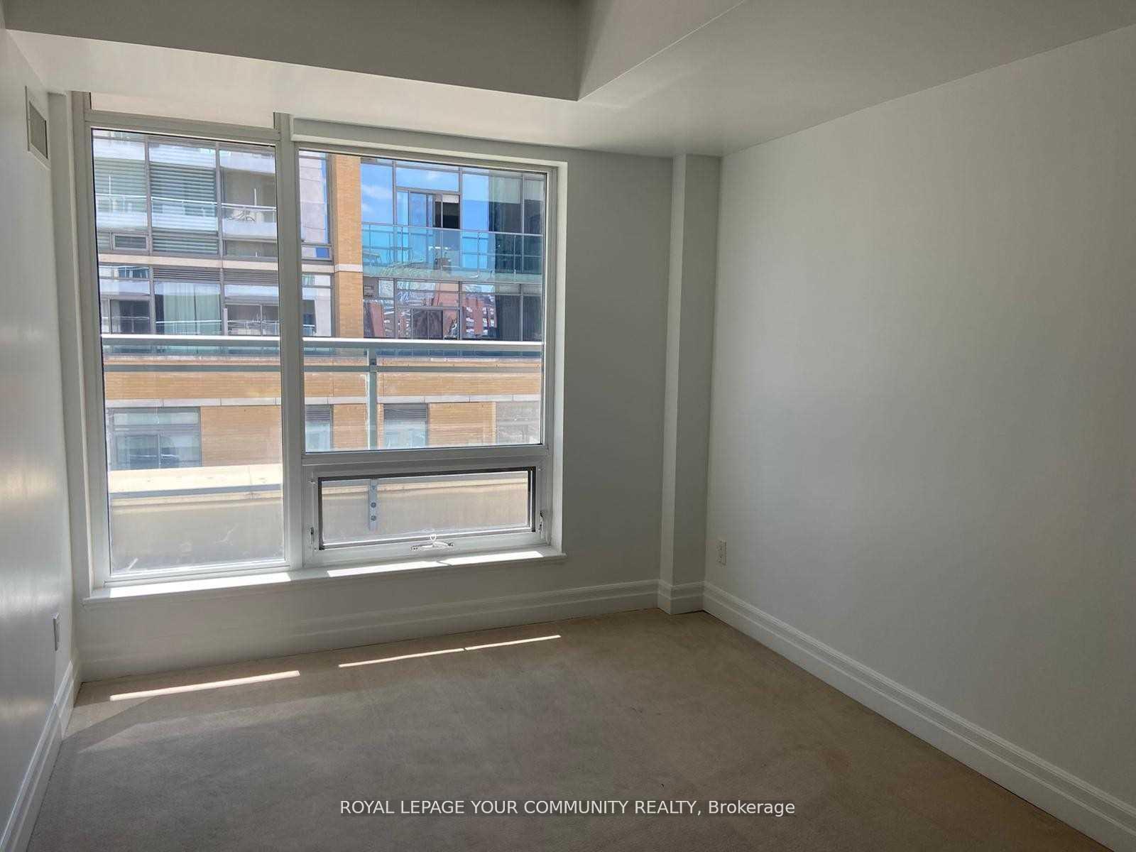 2 Bedrooms Condo at 8 Scollard, Toronto For sale