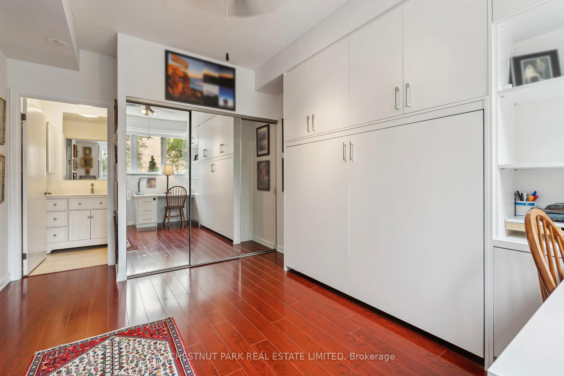 3 Bedrooms Condo at 11 Soho, Toronto For sale