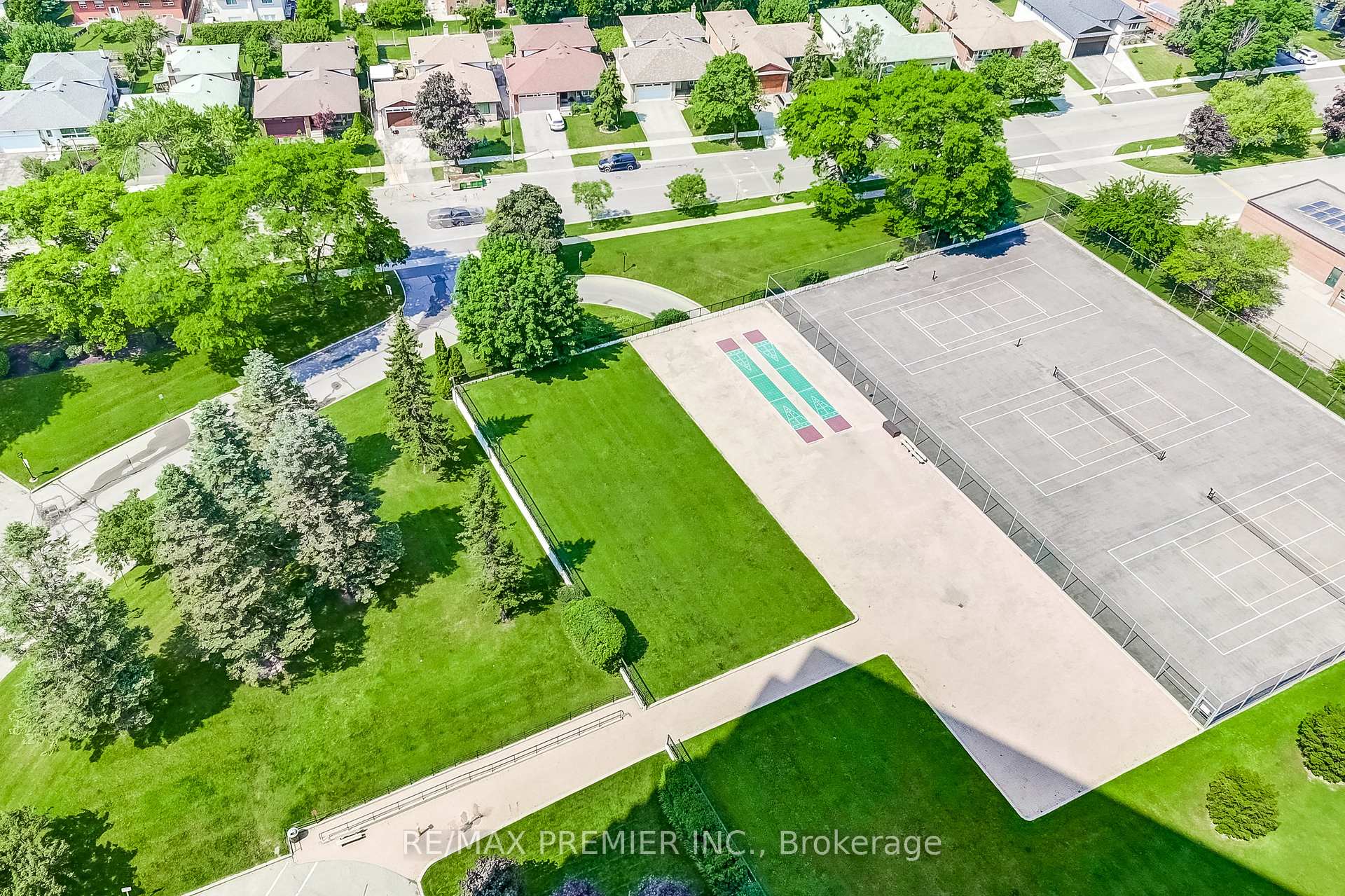 1 Bedroom Condo at 1333 Bloor, Mississauga For sale