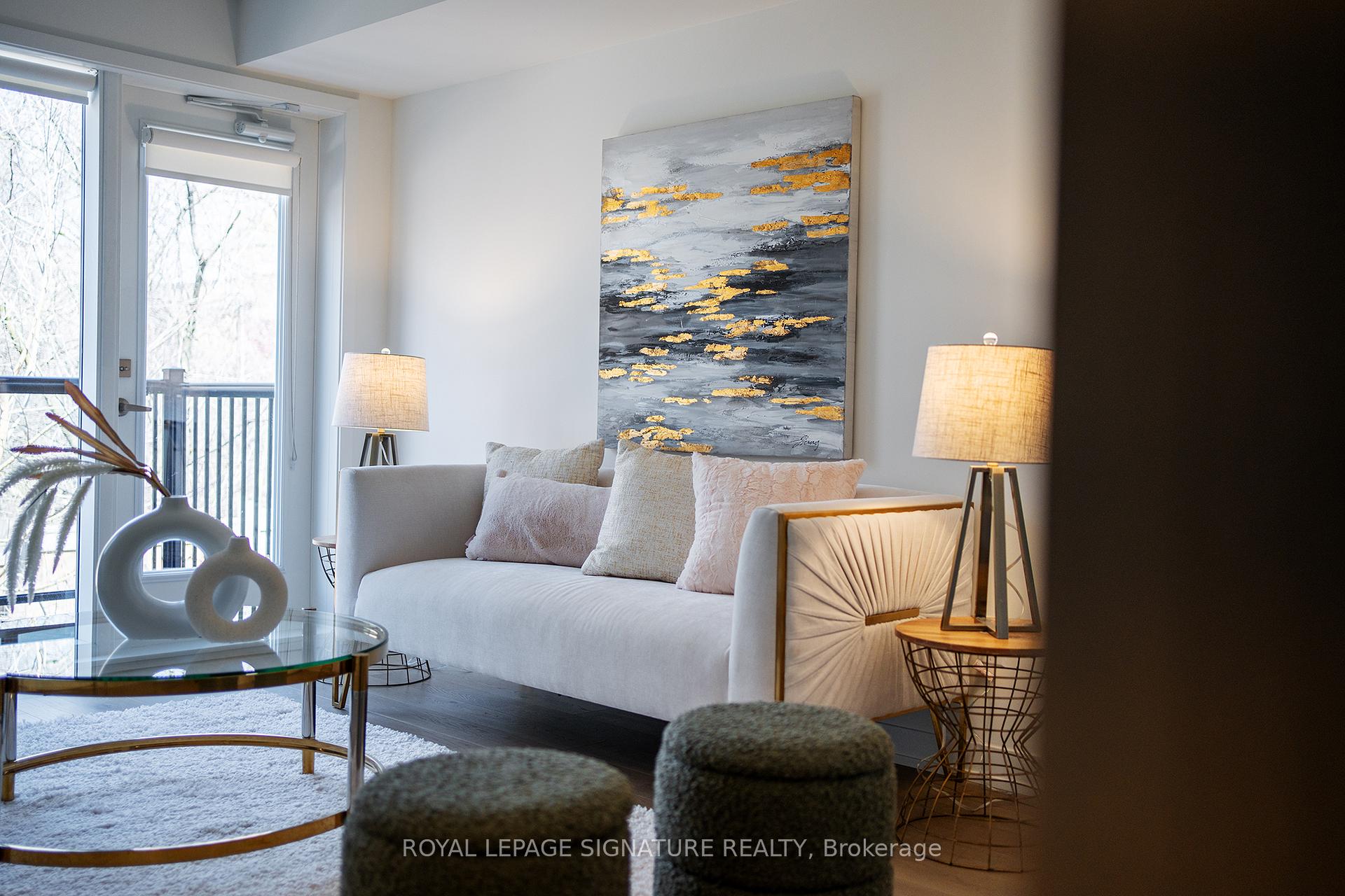 3 Bedrooms Condo at 110 Canon Jackson,  Toronto For sale