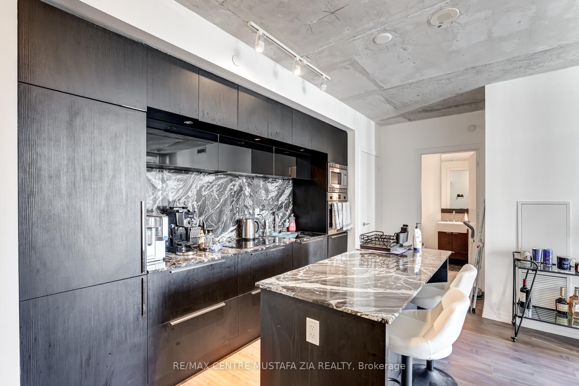 2 Bedrooms Condo at 88 Blue Jays, Toronto For sale