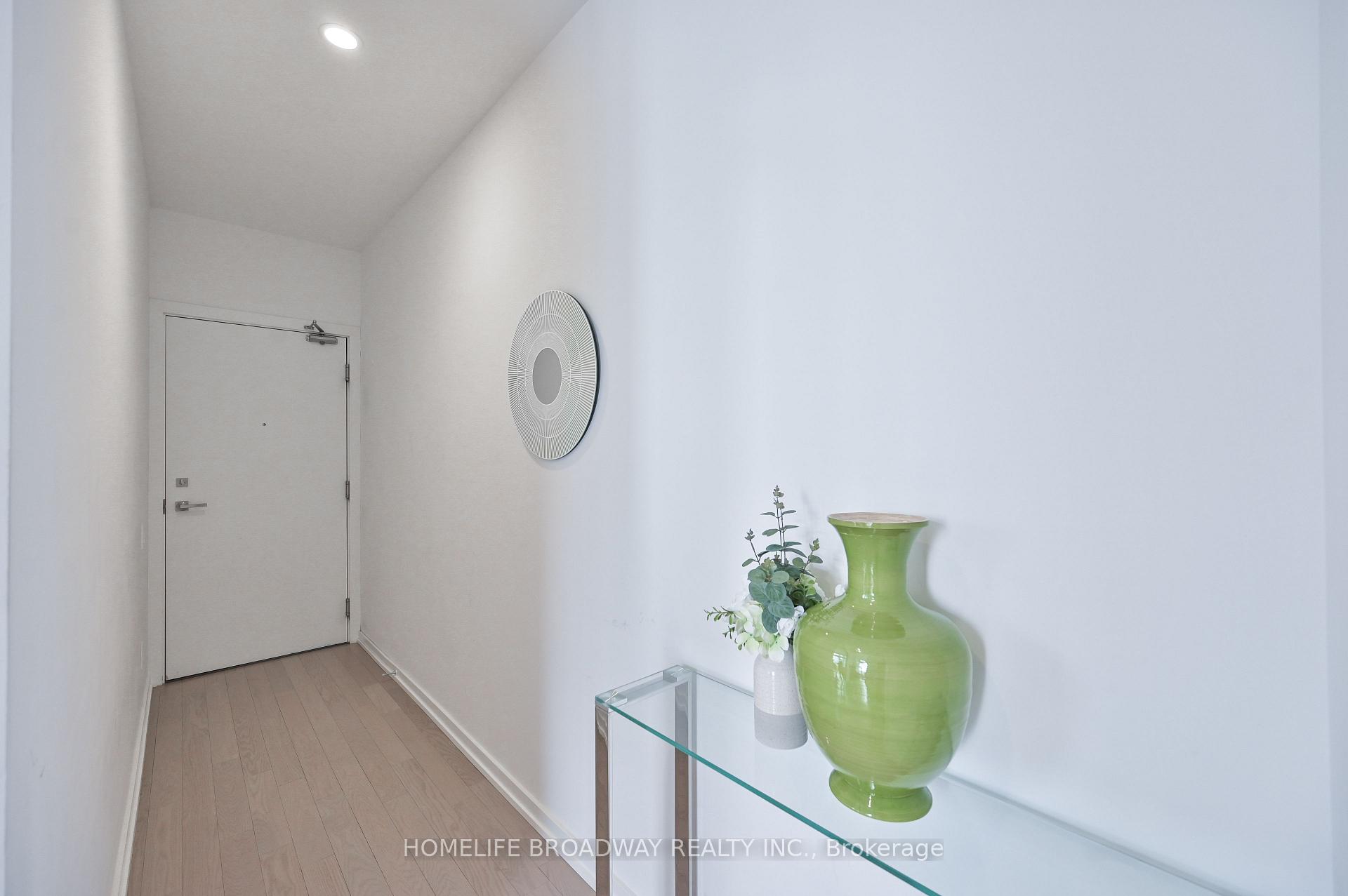 2 Bedrooms Condo at 101 Peter, Toronto For sale