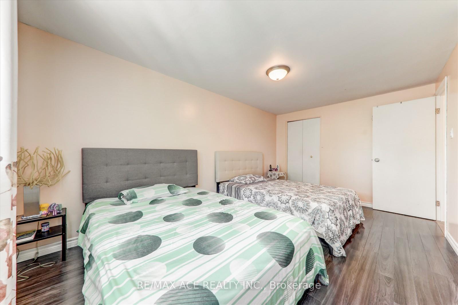 3 Bedrooms Condo at 82 St. Andrews, Hamilton For sale