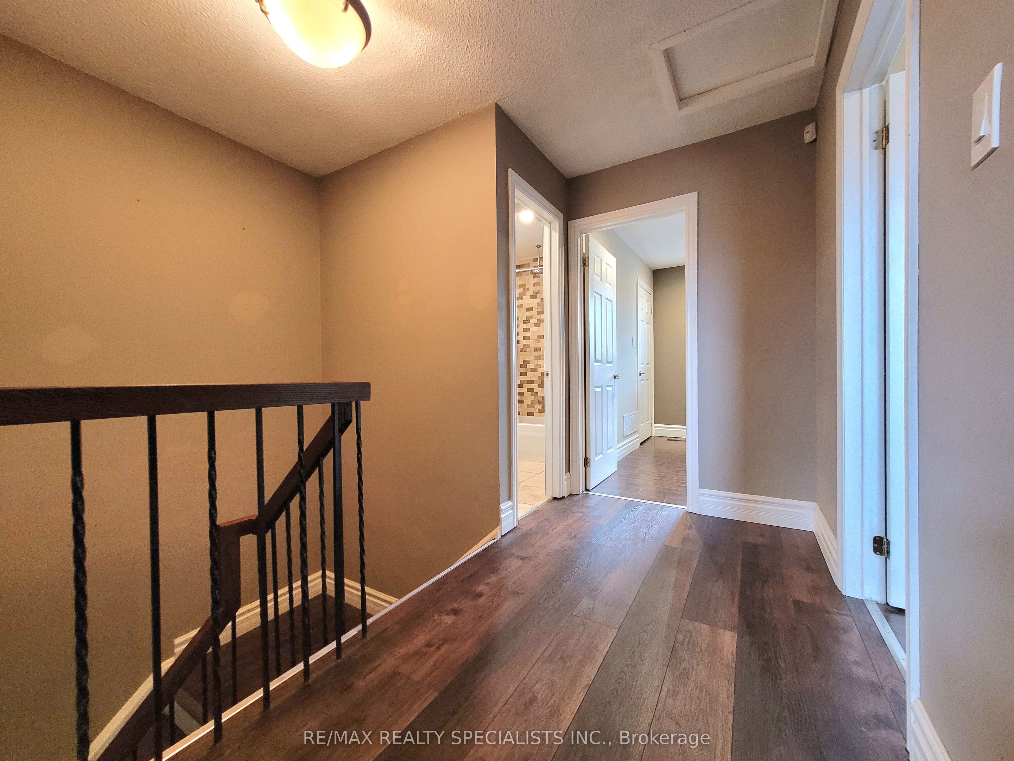 64 Willerton Close, #UPPER