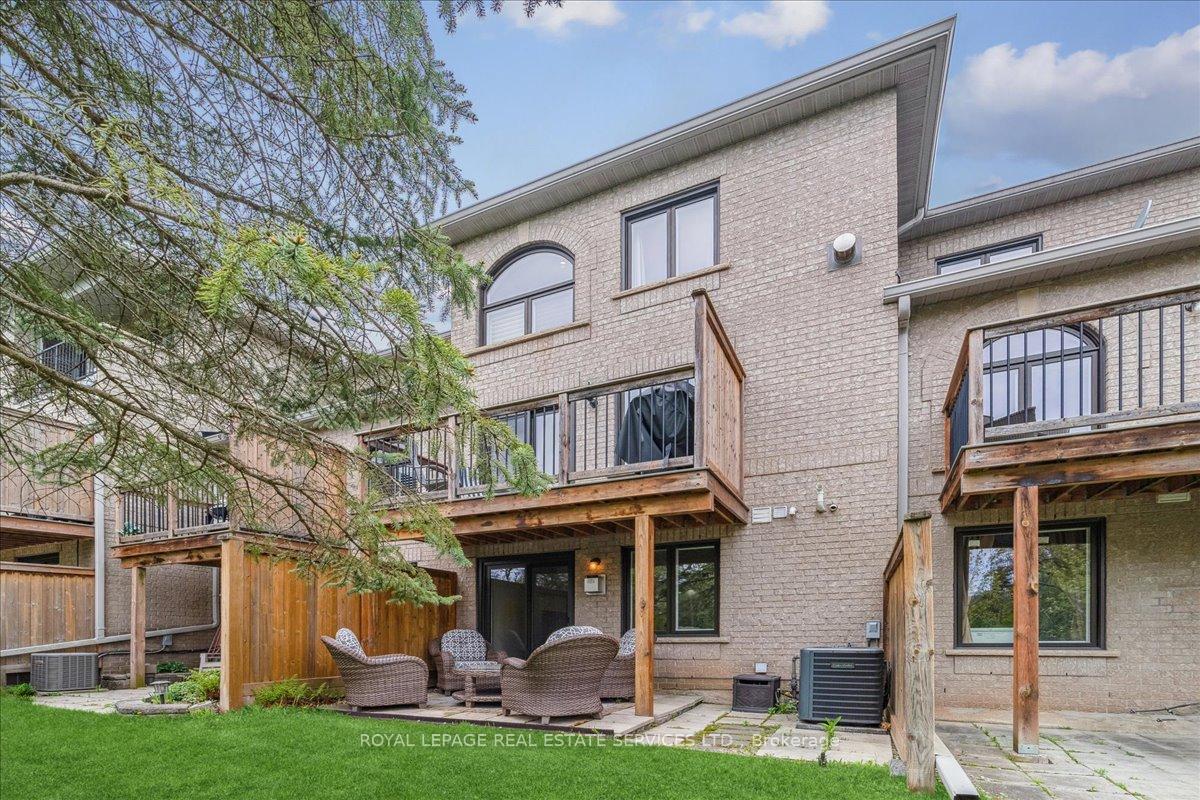3 Bedrooms Condo at 2250 Rockingham, Oakville For sale