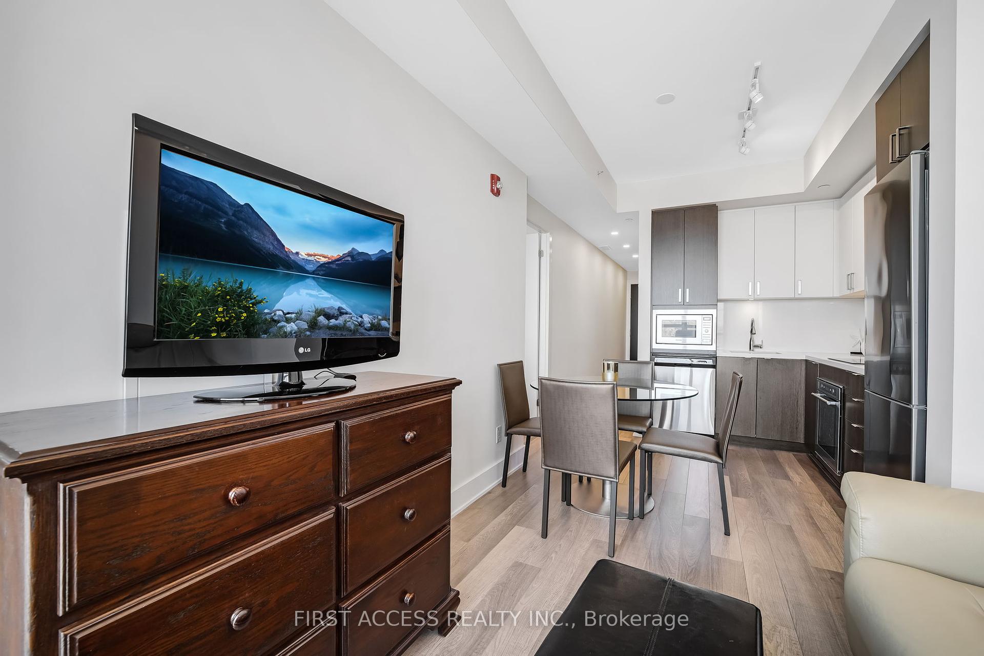 1 Bedroom Condo at 5230 Dundas,  Burlington For sale