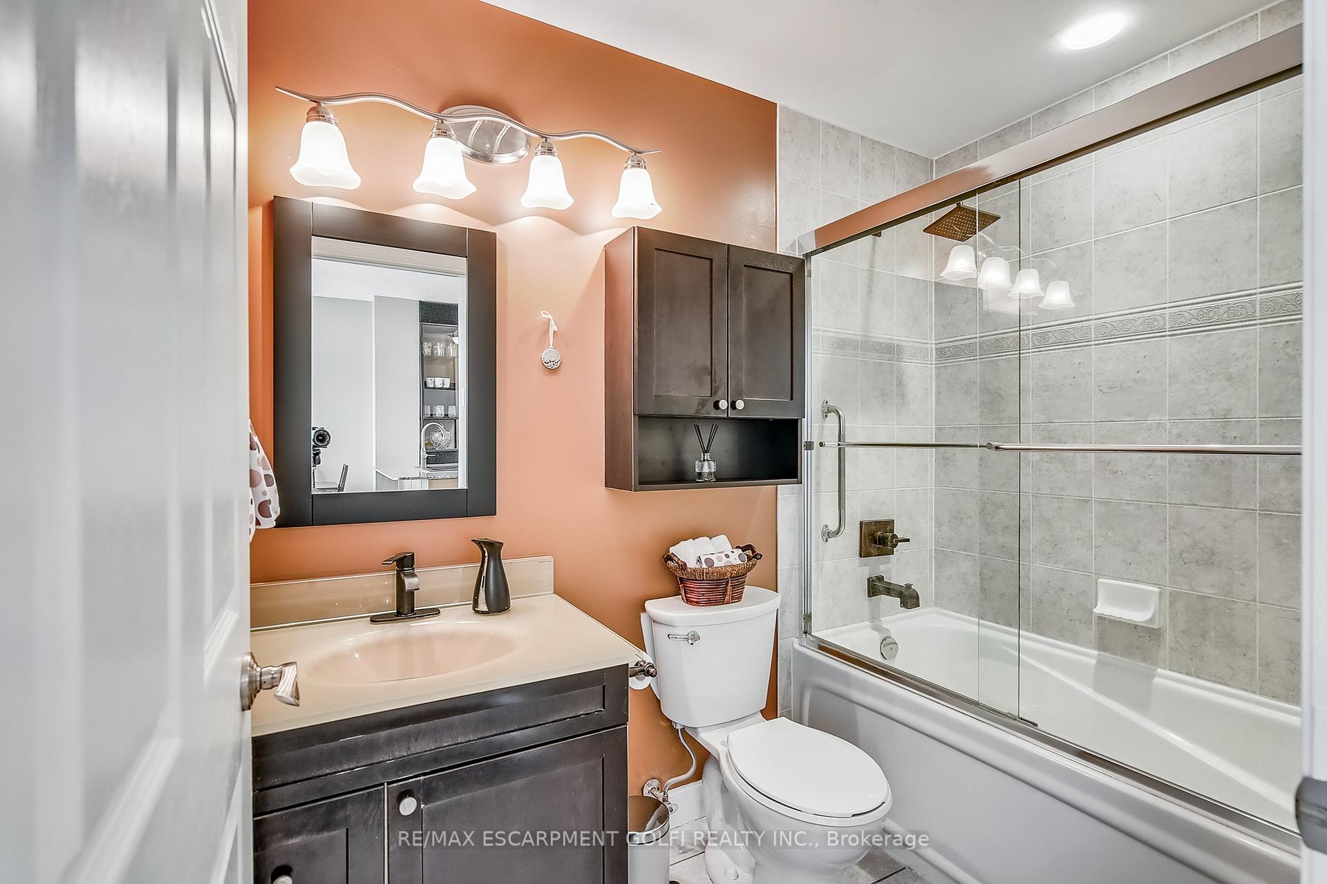 1 Bedroom Condo at 1359 Rathburn, Mississauga For sale