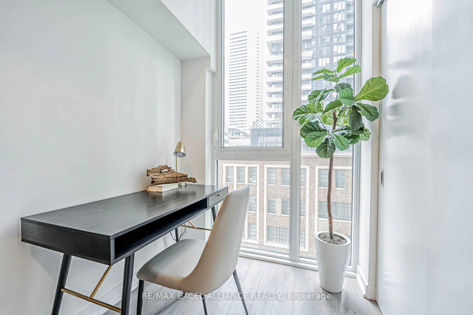 2 Bedrooms Condo at 357 King,  Toronto For sale