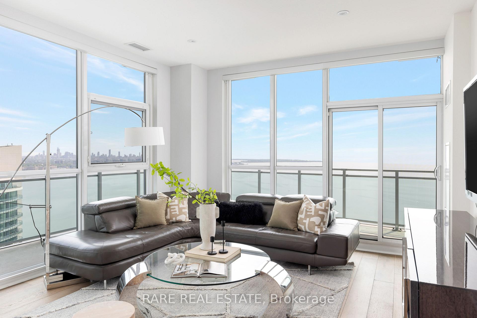 4 Bedrooms Condo at 33 Shore Breeze, Toronto For sale