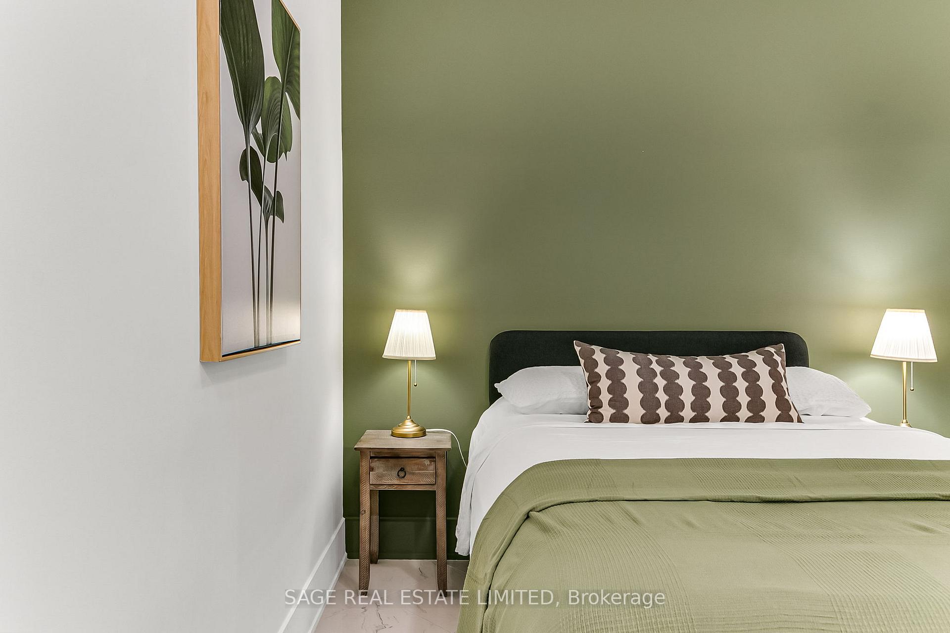 3 Bedrooms Condo at 120 Homewood, Toronto For sale