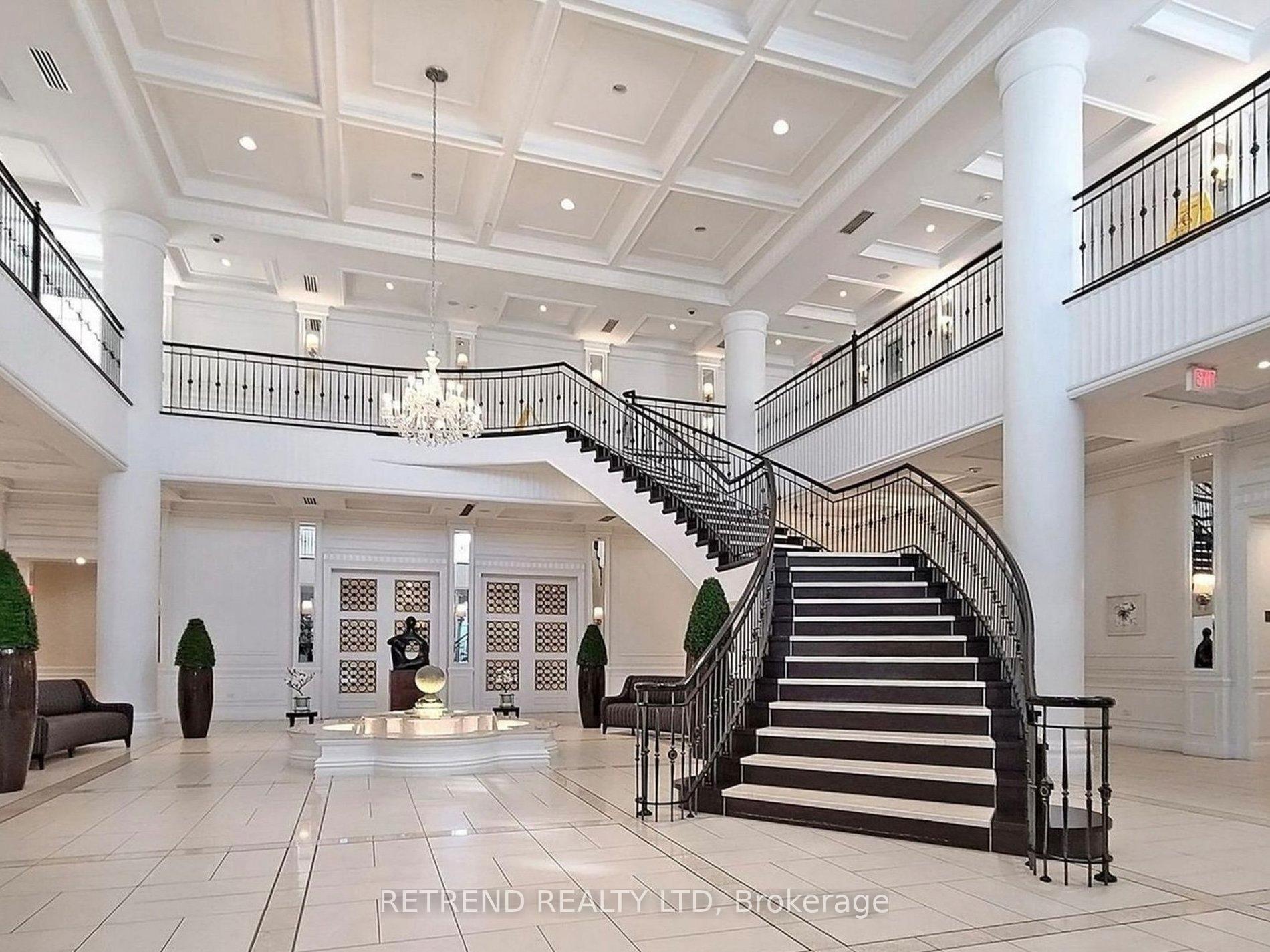 2 Bedrooms Condo at 15 Greenview, Toronto For sale