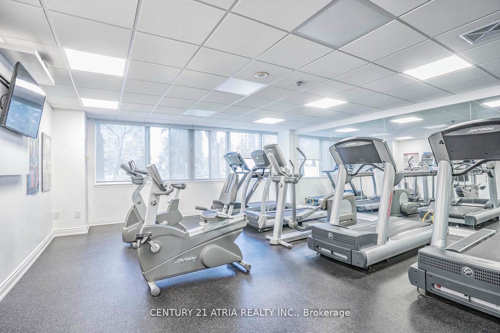 2 Bedrooms Condo at 350 Webb, Mississauga For sale