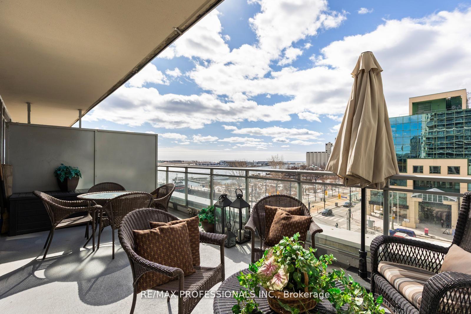 2 Bedrooms Condo at 410 Queens,  Toronto For sale