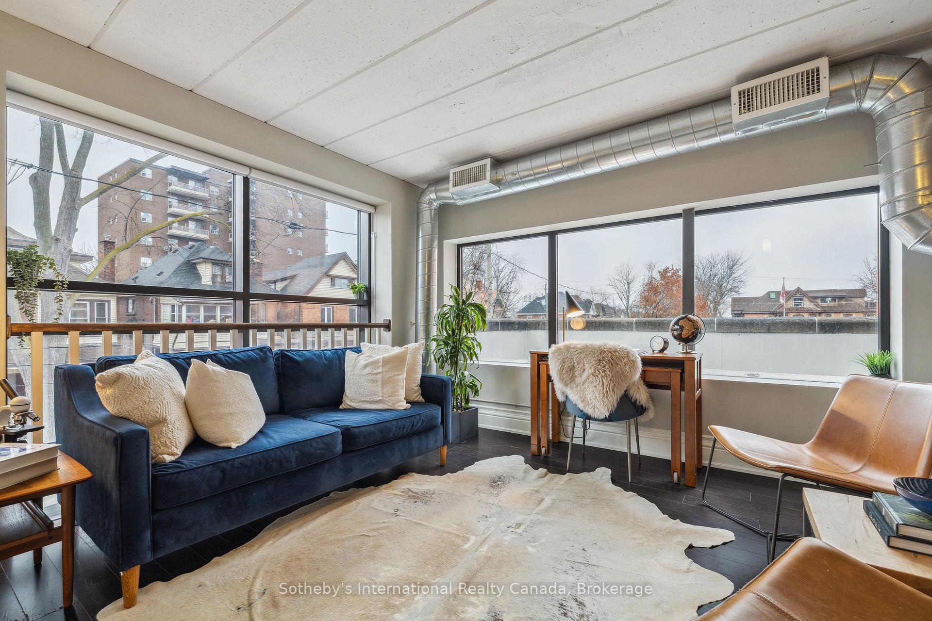 3 Bedrooms Condo at 200 Stinson, Hamilton For sale