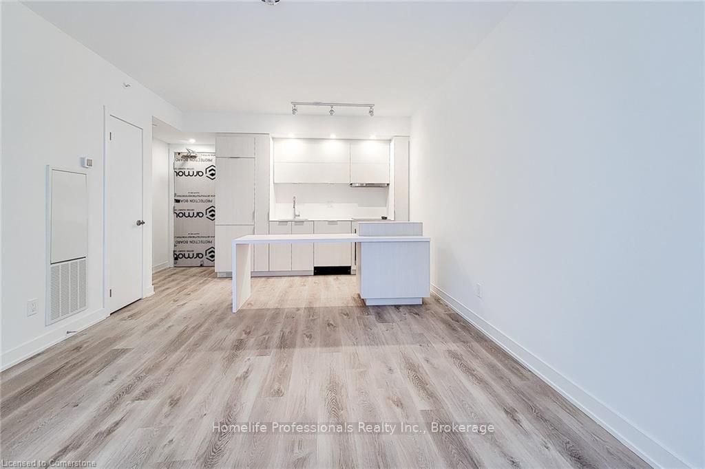 1 Bedroom Condo at 370 Martha,  Burlington For sale