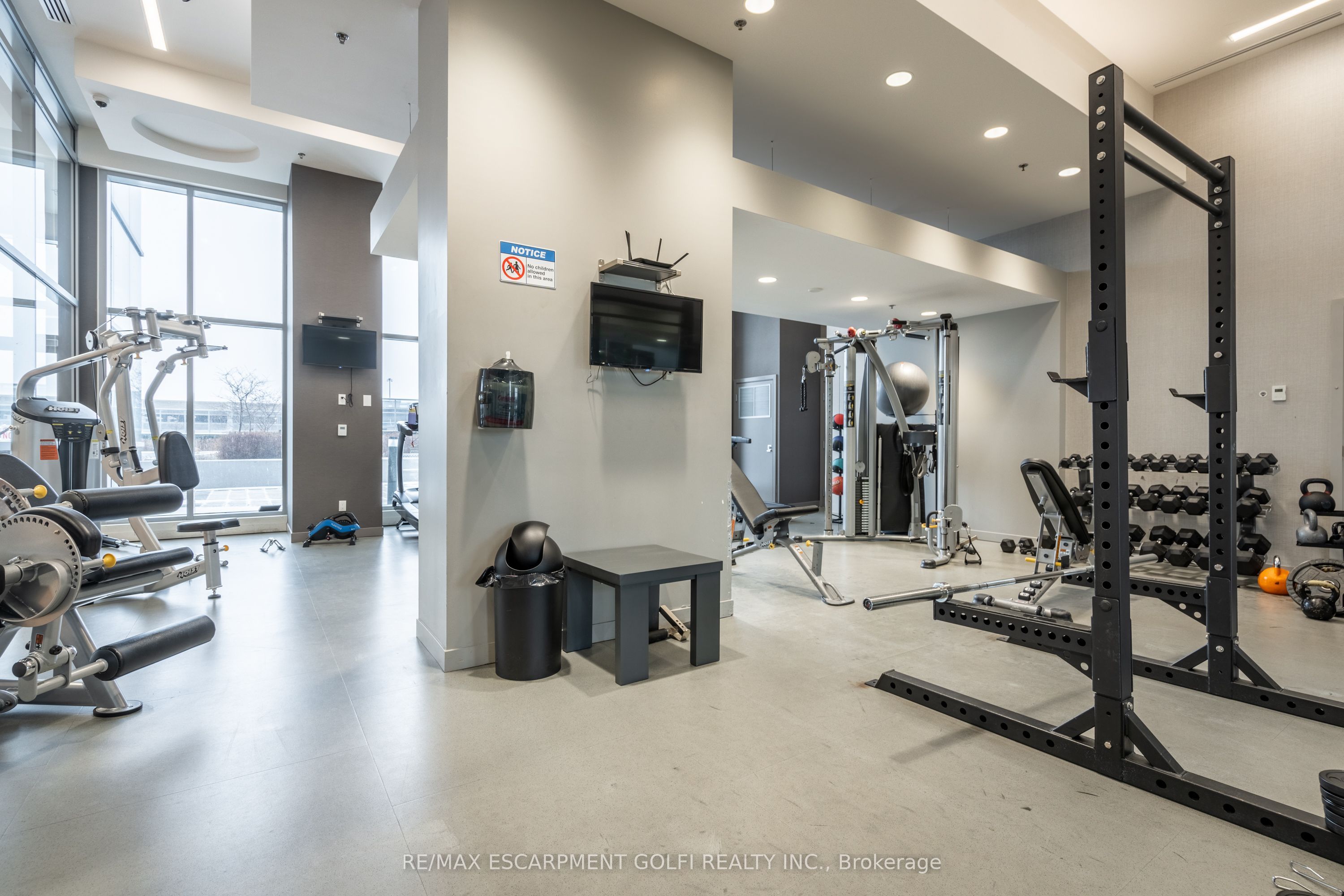 2093 Fairview Street, #408