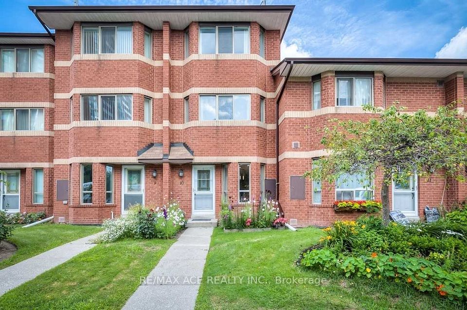 2472 Eglinton