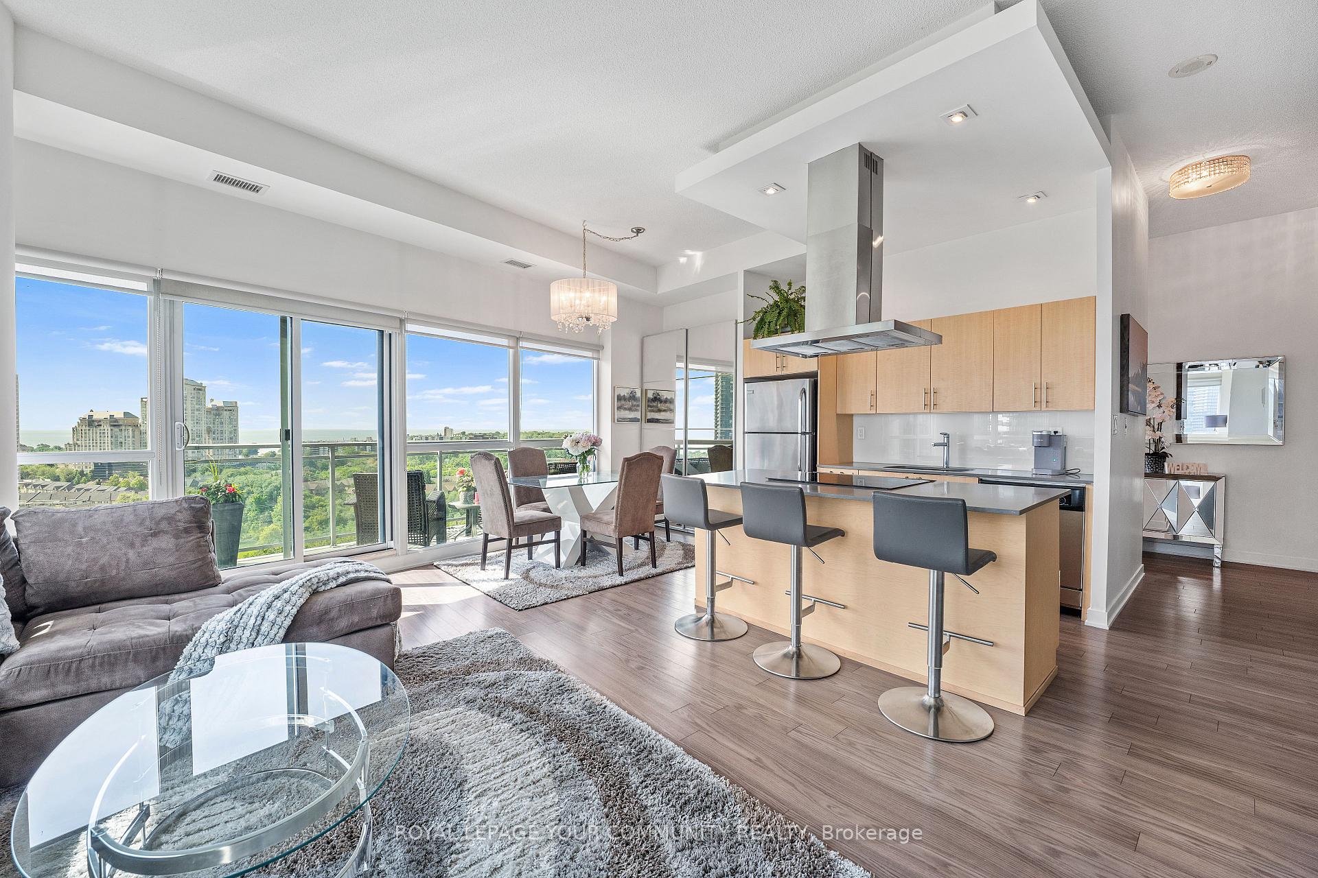 2 Bedrooms Condo at 165 Legion, Toronto For sale