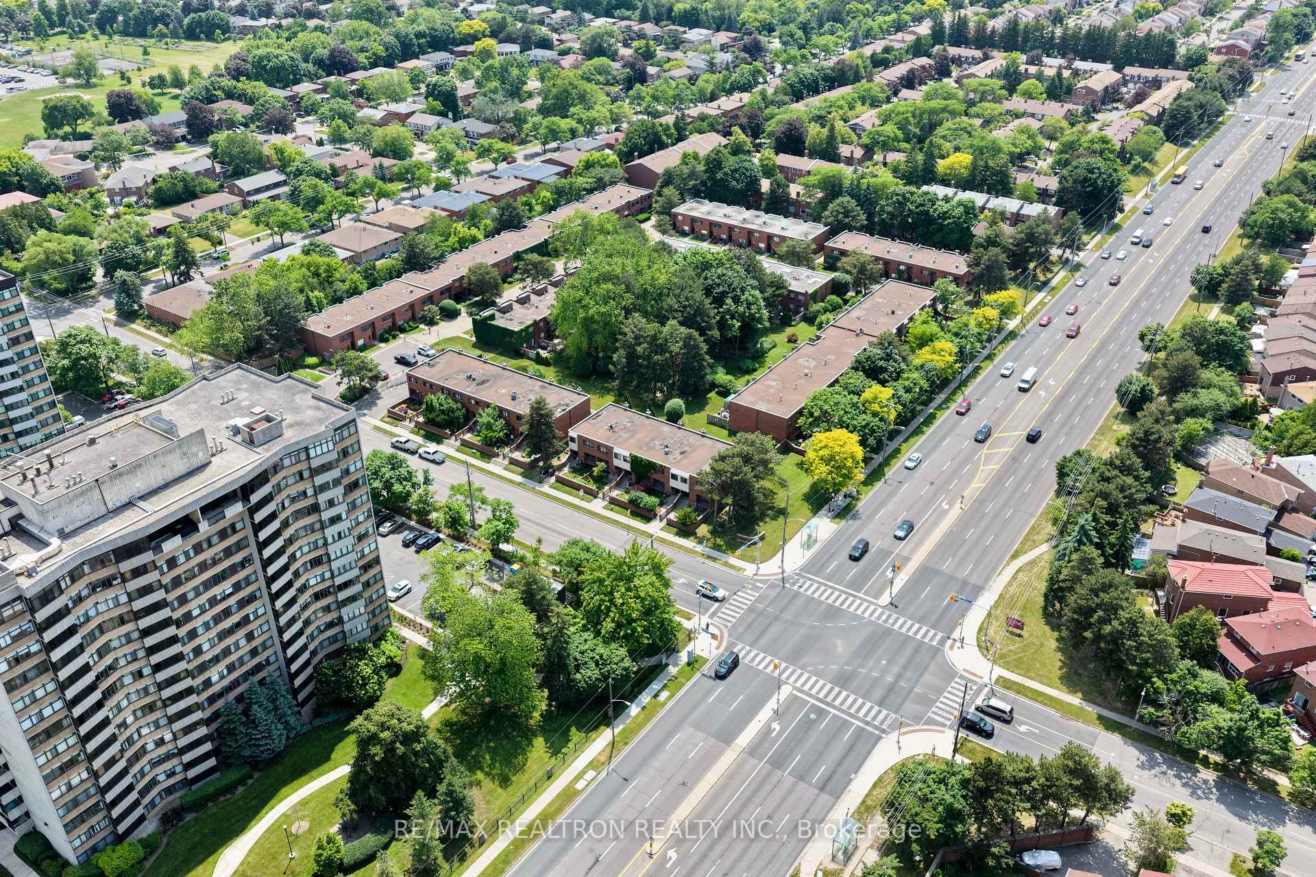 4 Bedrooms Condo at 316 Torresdale, Toronto For sale