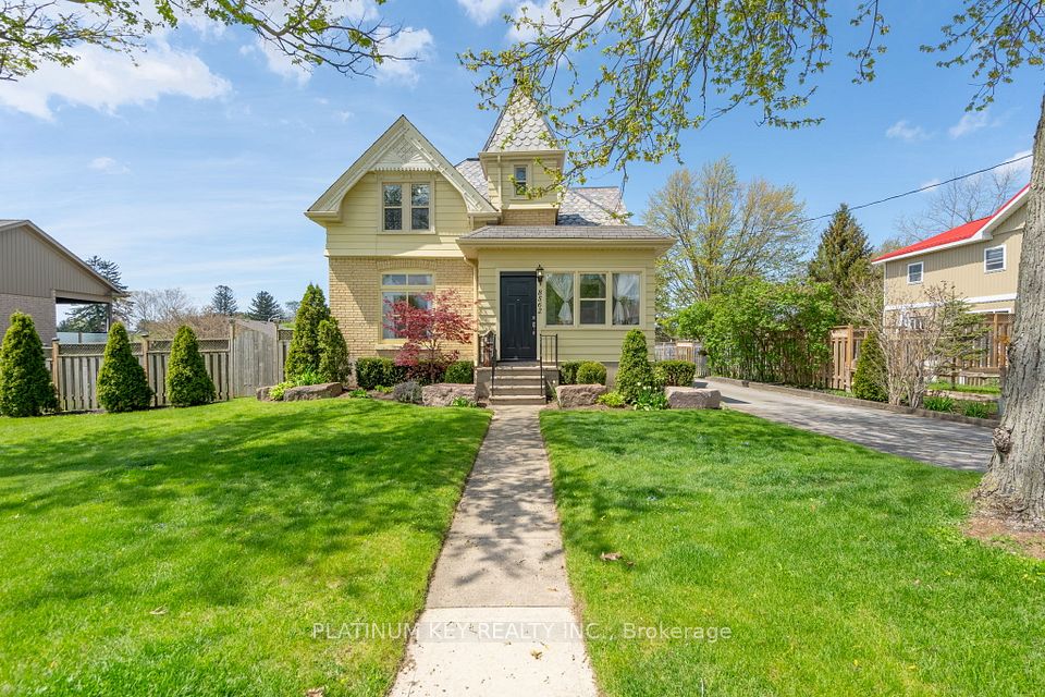 8562 Glendon