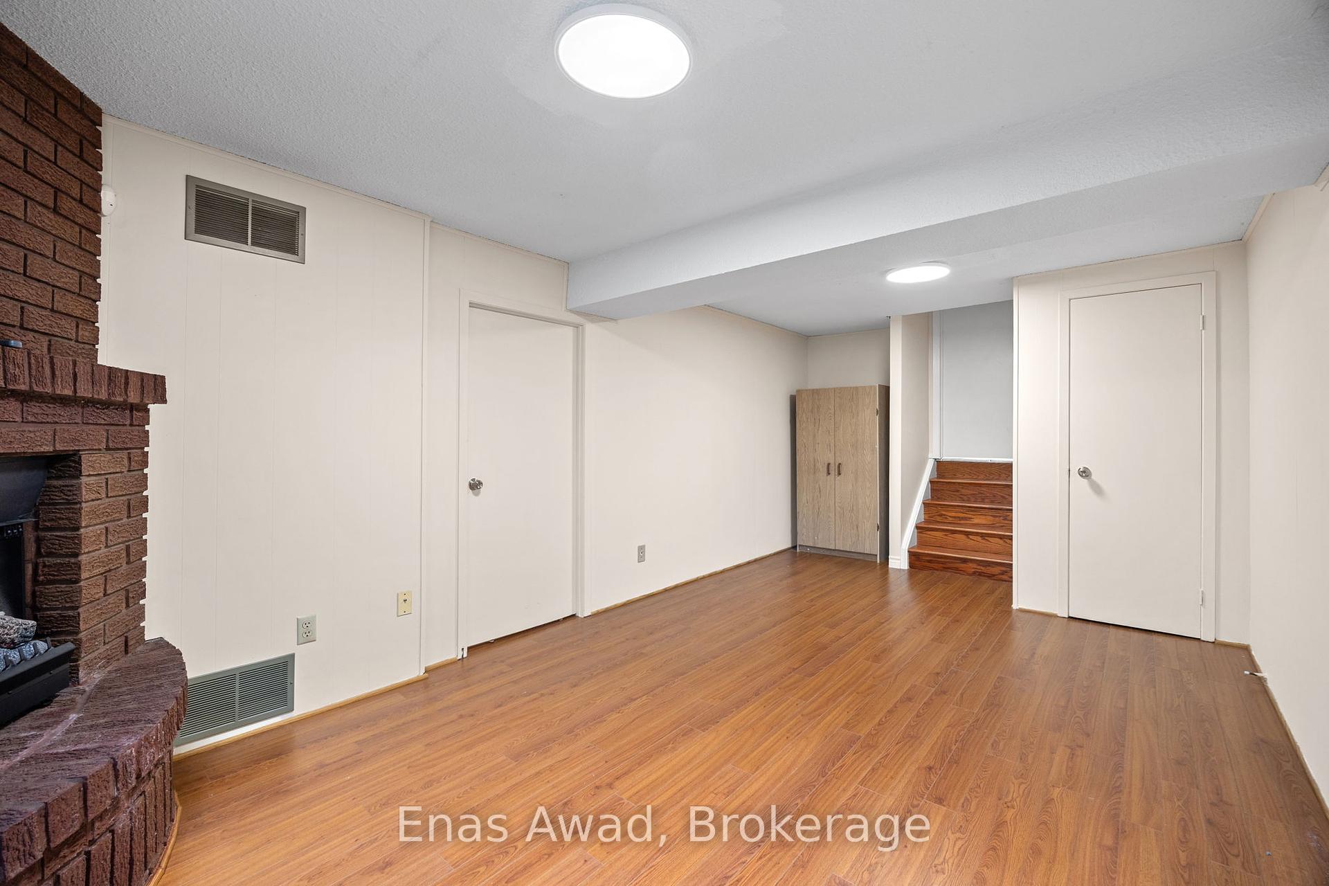 3 Bedrooms Condo at 74 Black Hawk, Toronto For sale